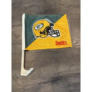 Green Bay Packers Sentry Vintage/Retro Small Car Flag